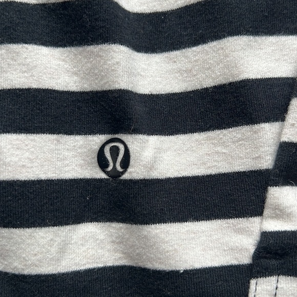 Lulu Lemon sweatshirt - Picture 8 of 9
